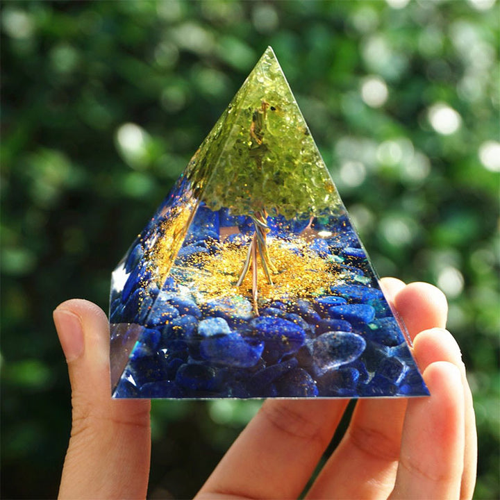 Pirámide de orgón con peridoto y lapislázuli del árbol de la vida de Olivenorma