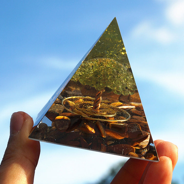Pirámide de orgón del árbol de la vida de peridoto de Olivenorma con ojo de tigre