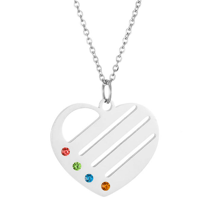 Collar con colgante con nombre y piedra natal de diamante recortado en forma de corazón de Olivenorma 