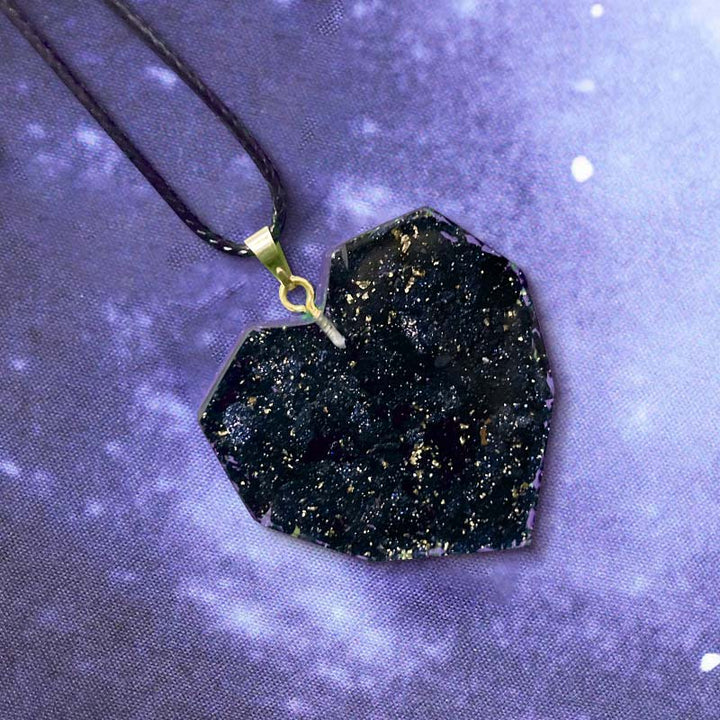 Collar con forma de corazón de cristal natural de arenisca azul de Olivenorma