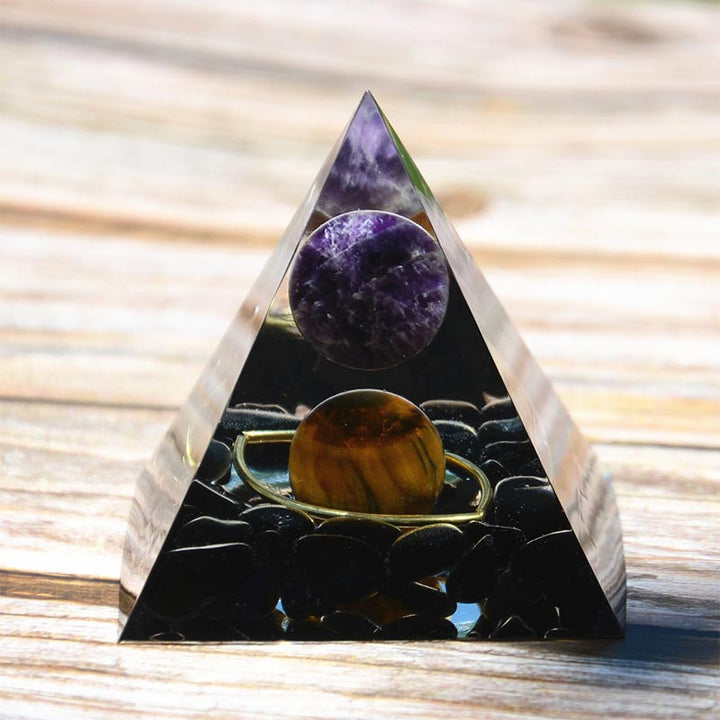 Esfera de amatista de Olivenorma con pirámide de orgón de obsidiana y ojo de tigre