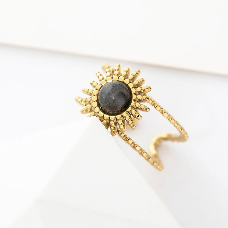 Anillo de gemas con estrella de ocho puntas y doble hilera de girasol de Olivenorma