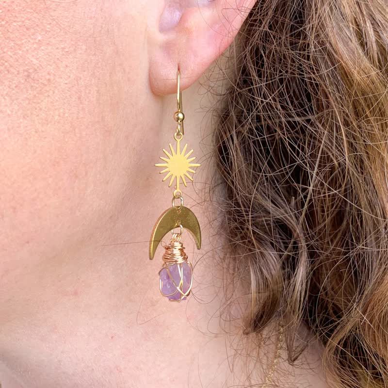 Collar con pendientes de bruja y amatista con luna y sol naciente