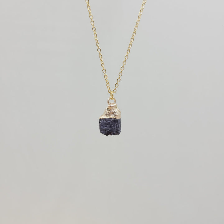 Collar de gemas de piedra cruda de cristal irregular de Olivenorma