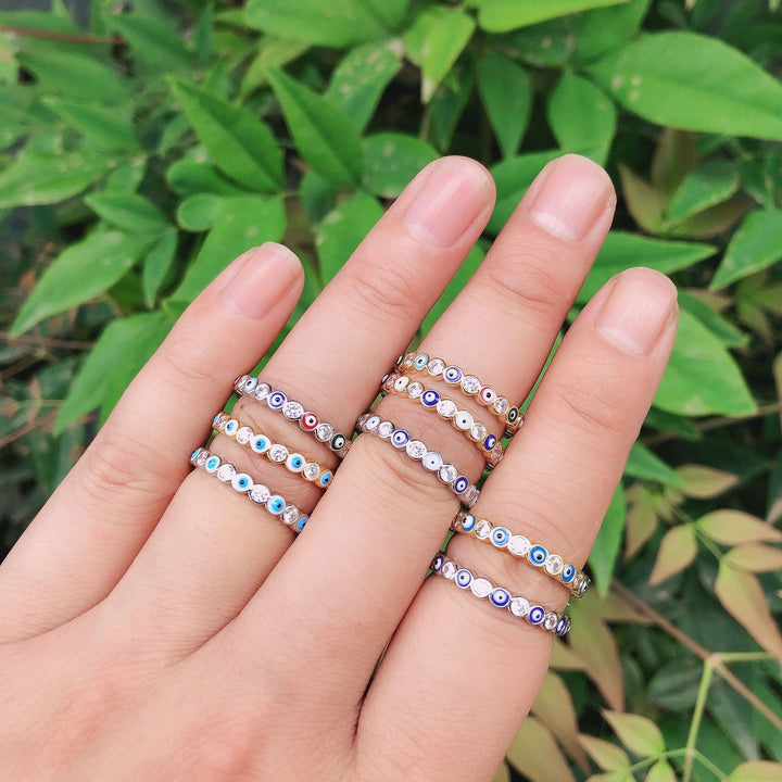 Anillo ajustable con circonita blanca y ojo malvado de colores de Olivenorma 