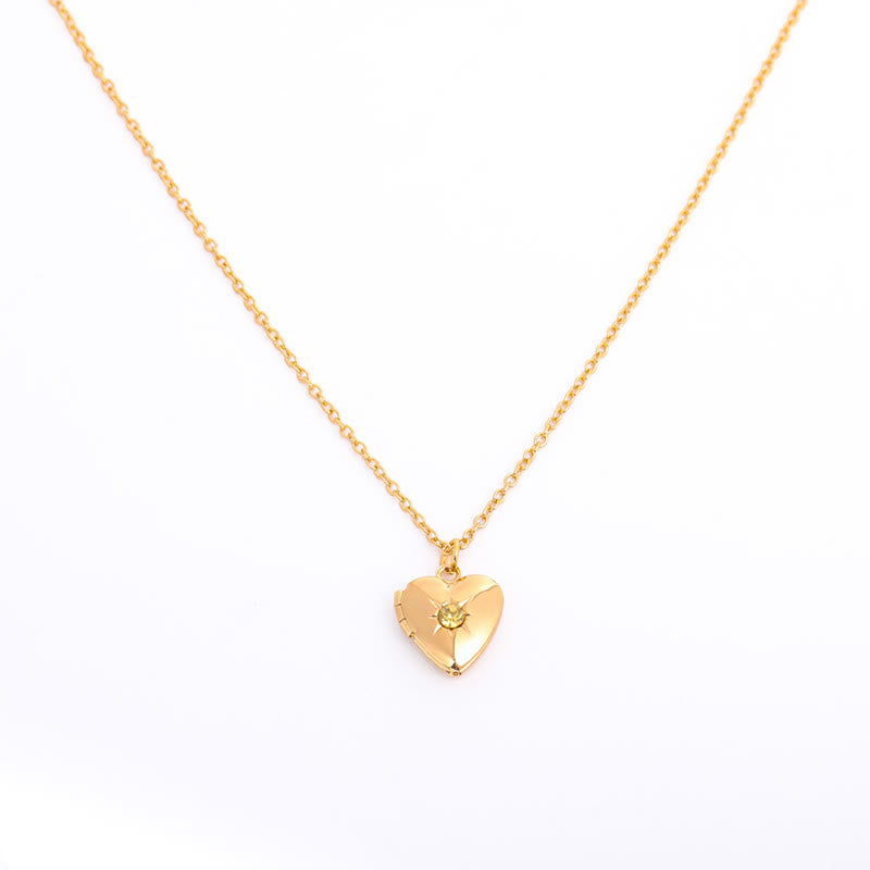 Collar con forma de corazón y piedra natal "Shine in My Heart" de Olivenorma 