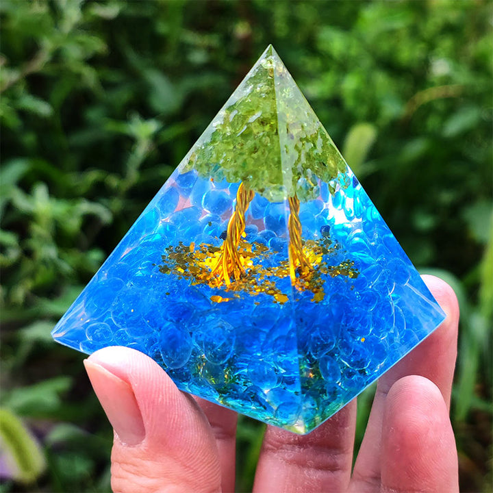 Pirámide de orgón del árbol de la vida de cianita Olivenorma con peridoto