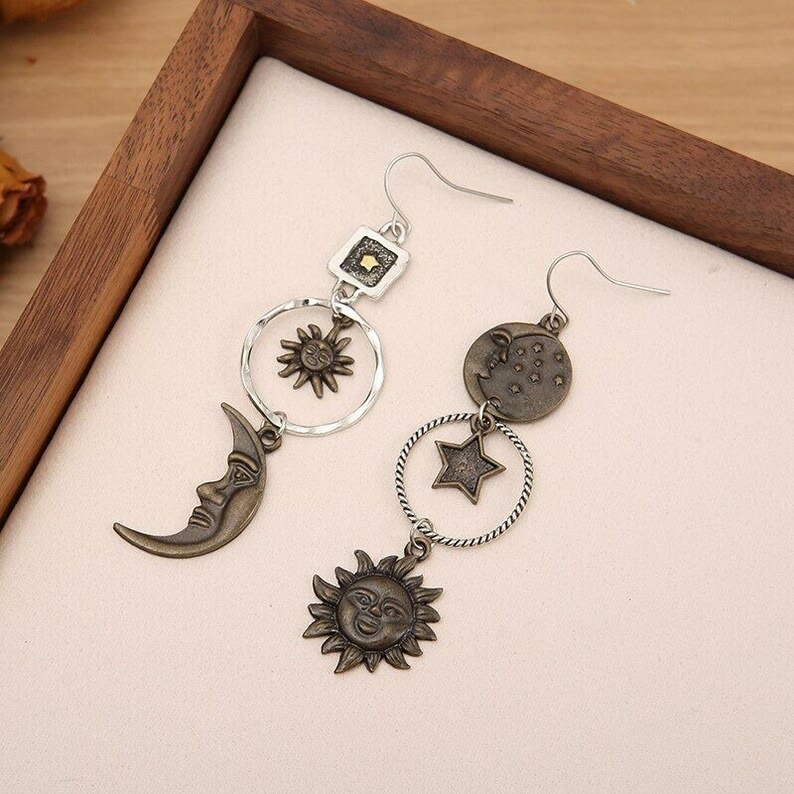 Pendientes colgantes con forma de sol y luna y cara de Olivenorma Pendientes bohemios