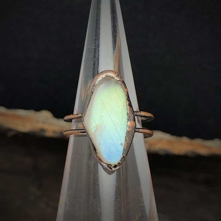 Anillo ajustable con doce piedras de nacimiento de piedra irregular natural en bruto de Olivenorma 