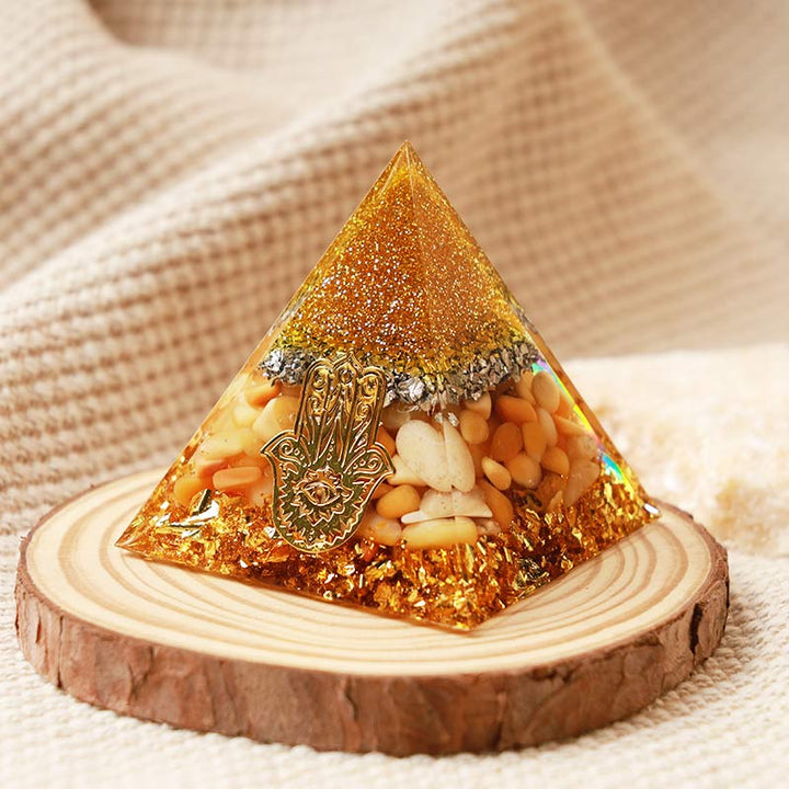 Pirámide orgónica de protección Hamsa de jade amarillo de Olivenorma