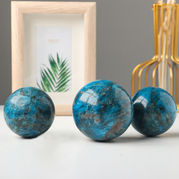 Esfera de cristal de apatita azul para fortalecer 