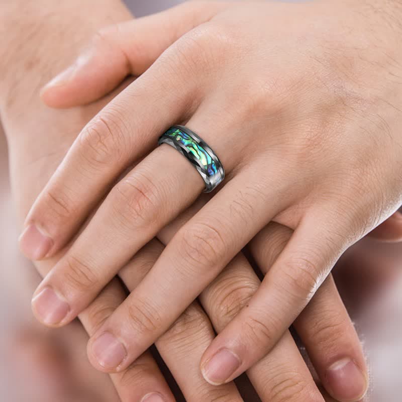 Anillo de carburo de tungsteno con concha de abulón y madera de koa de Olivenorma 