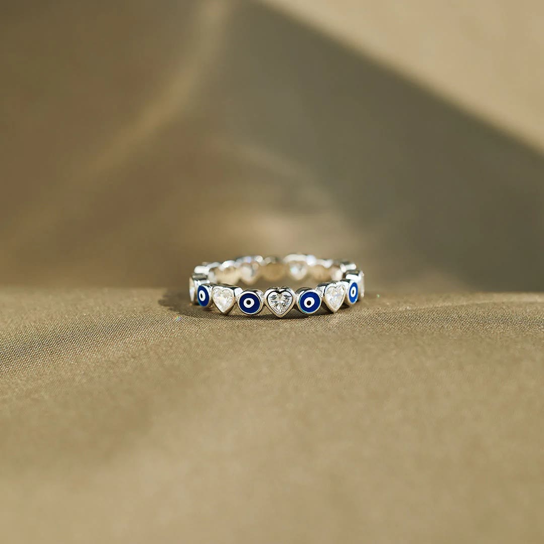Anillo de plata de ley S925 con forma de corazón y circonita blanca de Olivenorma