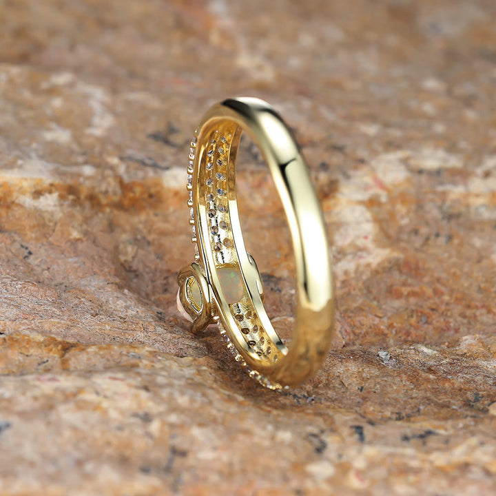 Anillo con borde de circonita y ópalo redondo "Shiny Elegance" de Olivenorma