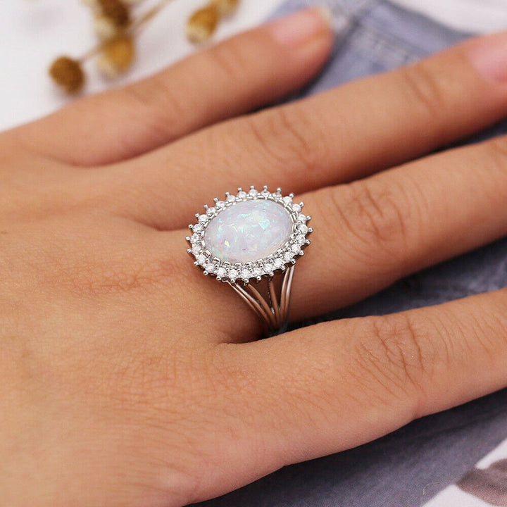 Anillo de bodas con ópalo blanco ovalado de Olivenorma