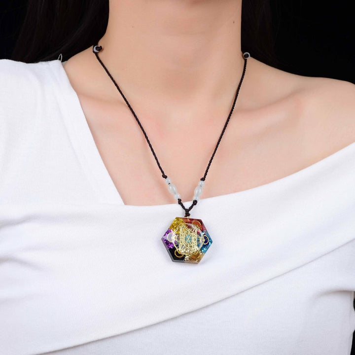 Collar de meditación con el símbolo del cubo de Metatrón del chakra Olivenorma
