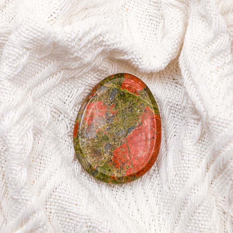 Piedra curativa para la preocupación del pulgar de unakita de Olivenorma