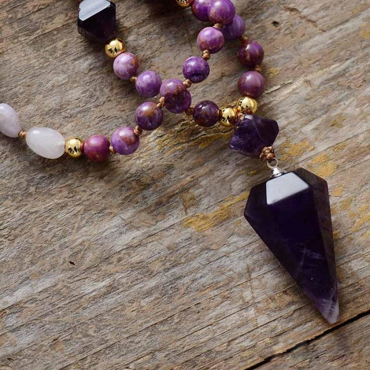 Collar de mala con cuentas de jade morado y amatista natural de Olivenorma