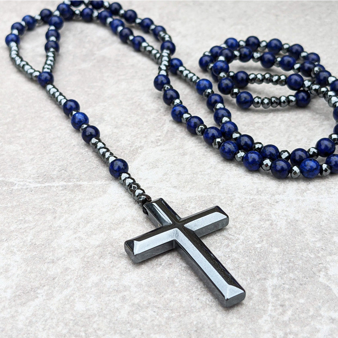 Collar rosario para hombre con cruz de lapislázuli y ojo de tigre de Olivenorma