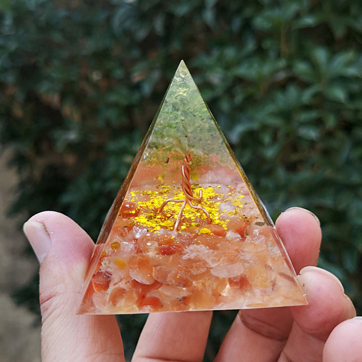 Pirámide de orgón del árbol de la vida de peridoto y piedra solar de Olivenorma