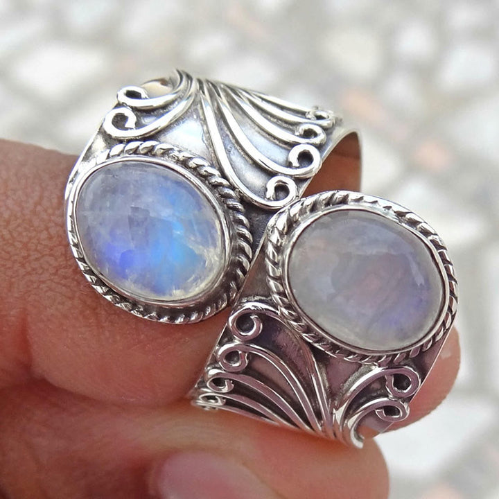 Anillo creativo de piedra lunar de Olivenorma