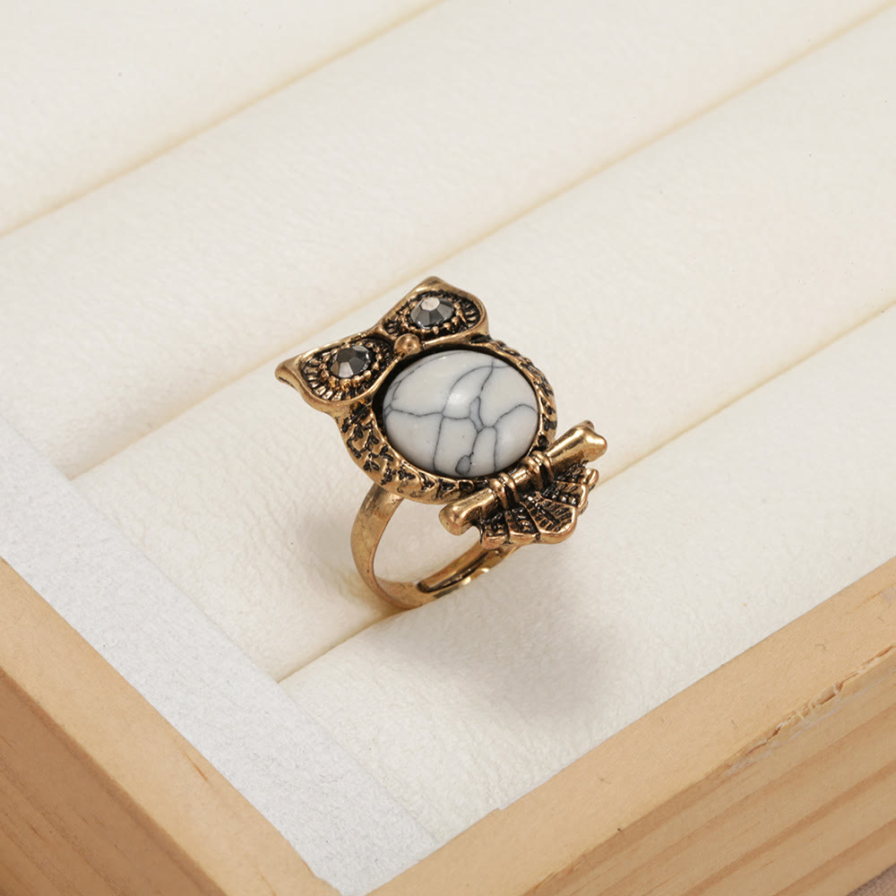 Anillo ajustable con búho de turquesa blanca de Olivenorma 