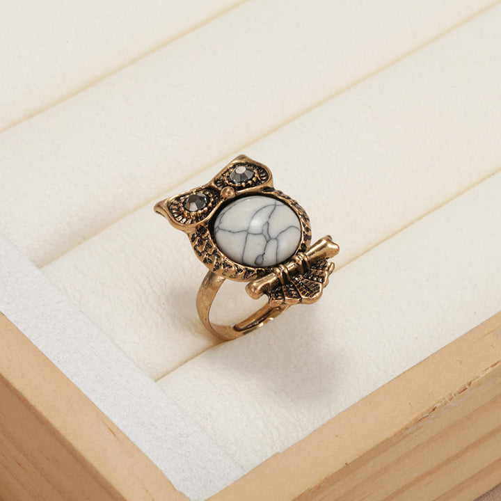 Anillo ajustable con búho de turquesa blanca de Olivenorma 