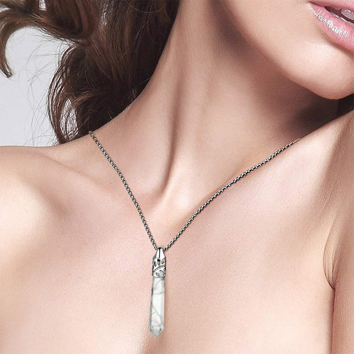 Collar de piedras preciosas protectoras con forma de bala de cristal