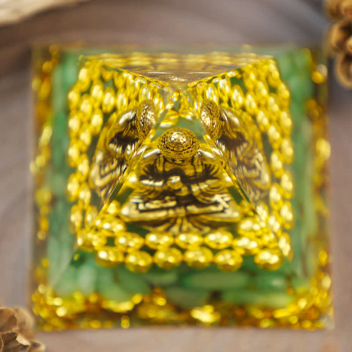 Pirámide de orgón de Buda con aventurina verde de Olivenorma