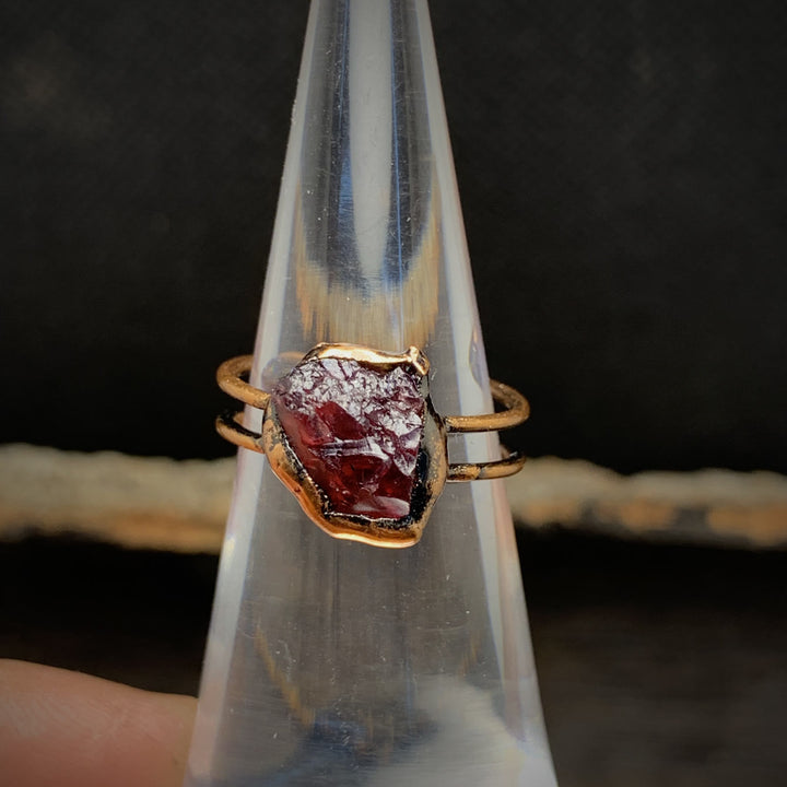 Anillo ajustable con doce piedras de nacimiento de piedra irregular natural en bruto de Olivenorma 