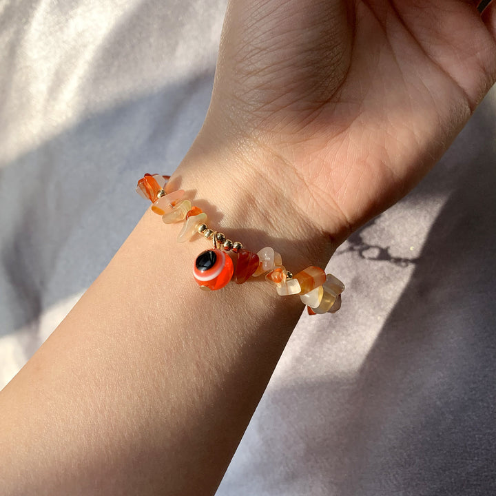 Pulsera con colgante de ojo malvado de grava de cristal natural de Olivenorma