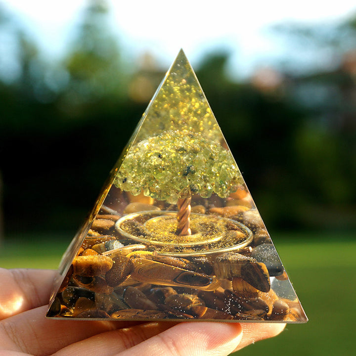 Pirámide de orgón del árbol de la vida de peridoto de Olivenorma con ojo de tigre