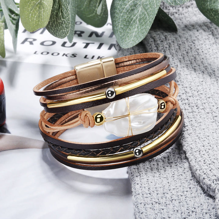 Pulsera de cuero trenzado con perlas naturales de agua dulce de Olivenorma 