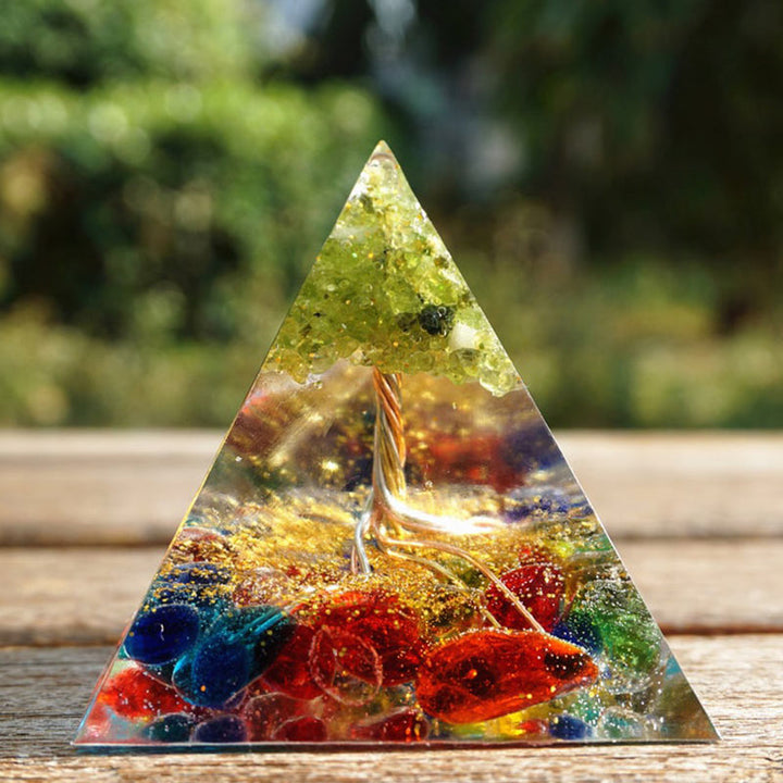 Pirámide de orgón del árbol de la vida de fluorita y peridoto de Olivenorma