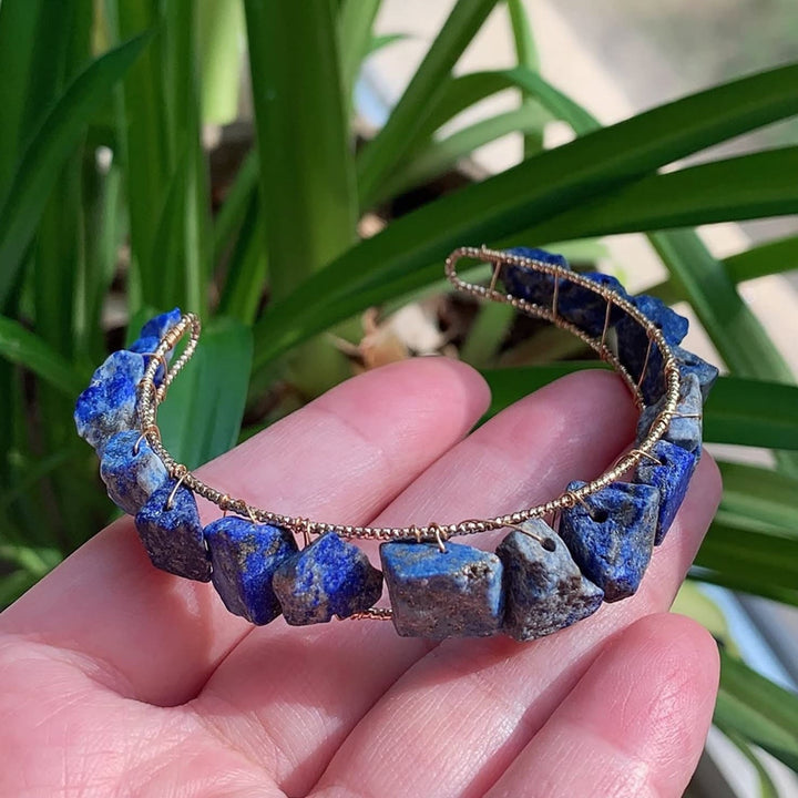Pulsera de alambre enrollado con cuentas de grava de cristal natural de Olivenorma