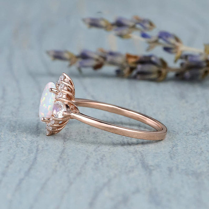 Anillo de mujer con ópalo, piedra lunar y circonita blanca de Olivenorma