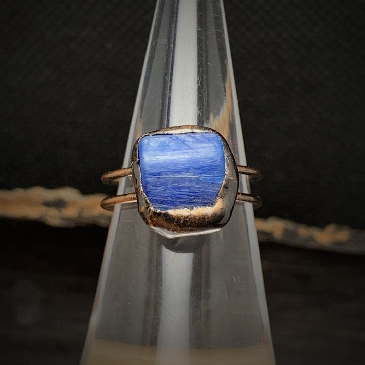 Anillo ajustable con doce piedras de nacimiento de piedra irregular natural en bruto de Olivenorma 