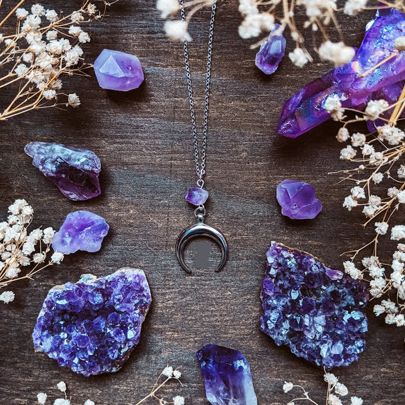 Olivenorma "LUNATHYST" - Collar con dije de luna de bruja y amatista