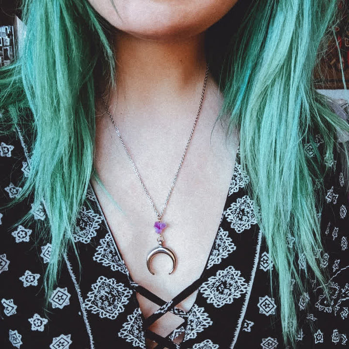 Olivenorma "LUNATHYST" - Collar con dije de luna de bruja y amatista