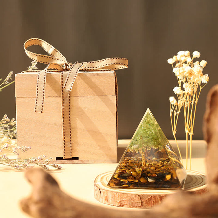 Lujosa caja de regalo con pirámides de orgón