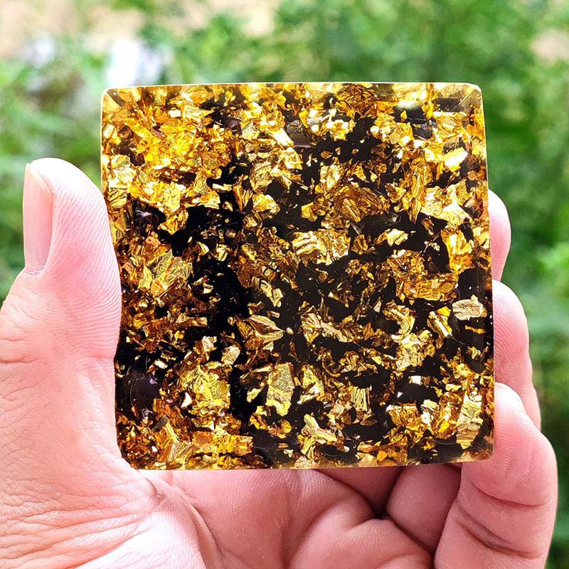 Pirámide de orgón de turmalina negra con lepidolita de Olivenorma 