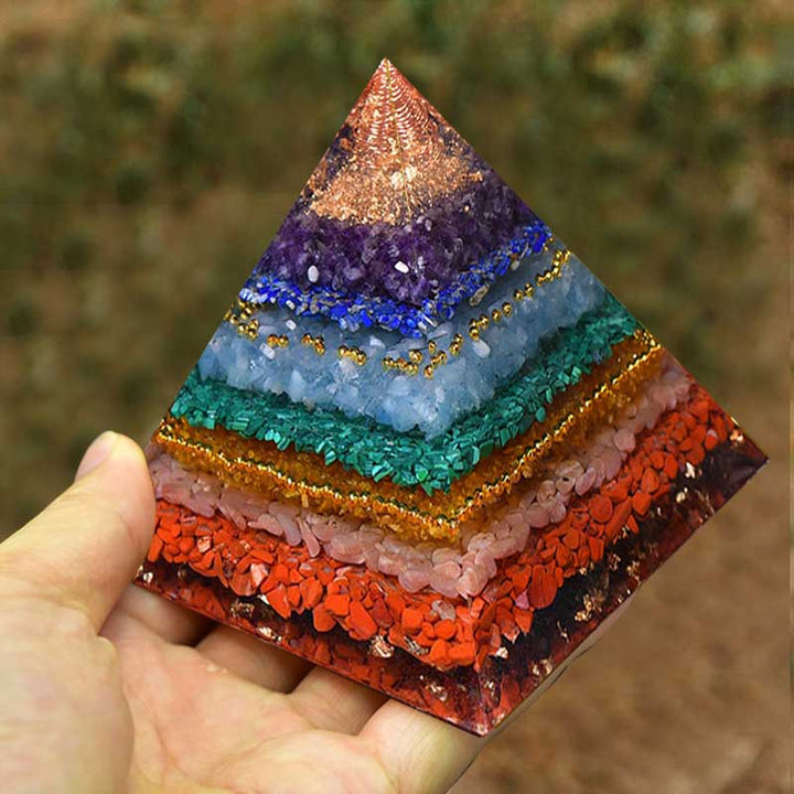 Pirámide orgónica de equilibrio de chakras naturales de Olivenorma 