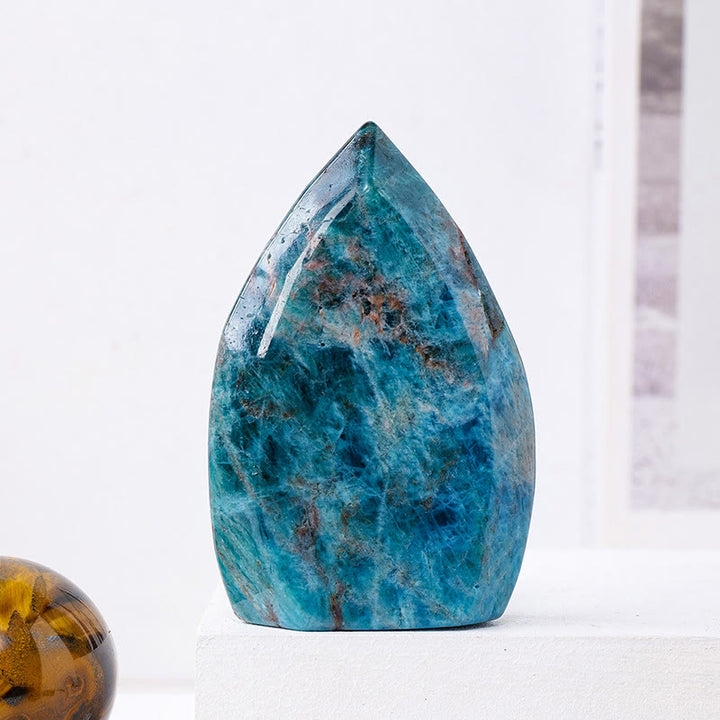Adornos de piedras preciosas con forma de llama de cristal natural de Olivenorma
