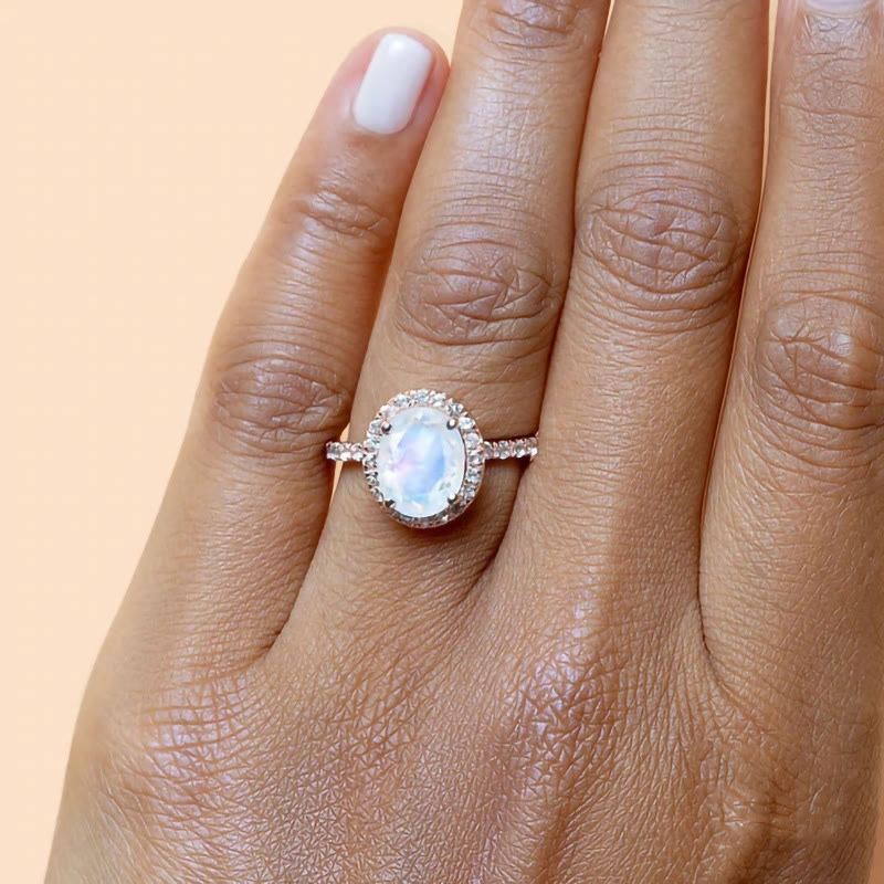 Anillo de oro rosa con piedra lunar de lujo de Olivenorma