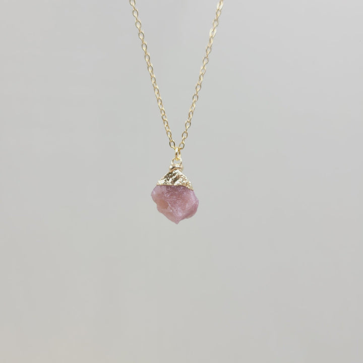 Collar de gemas de piedra cruda de cristal irregular de Olivenorma