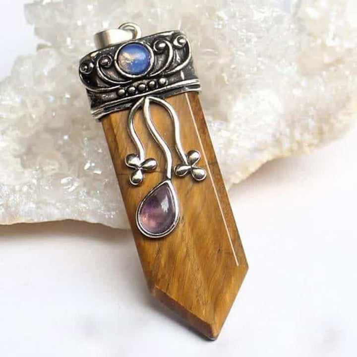 Collar de piedra natural con la diosa protectora Olivenorma 