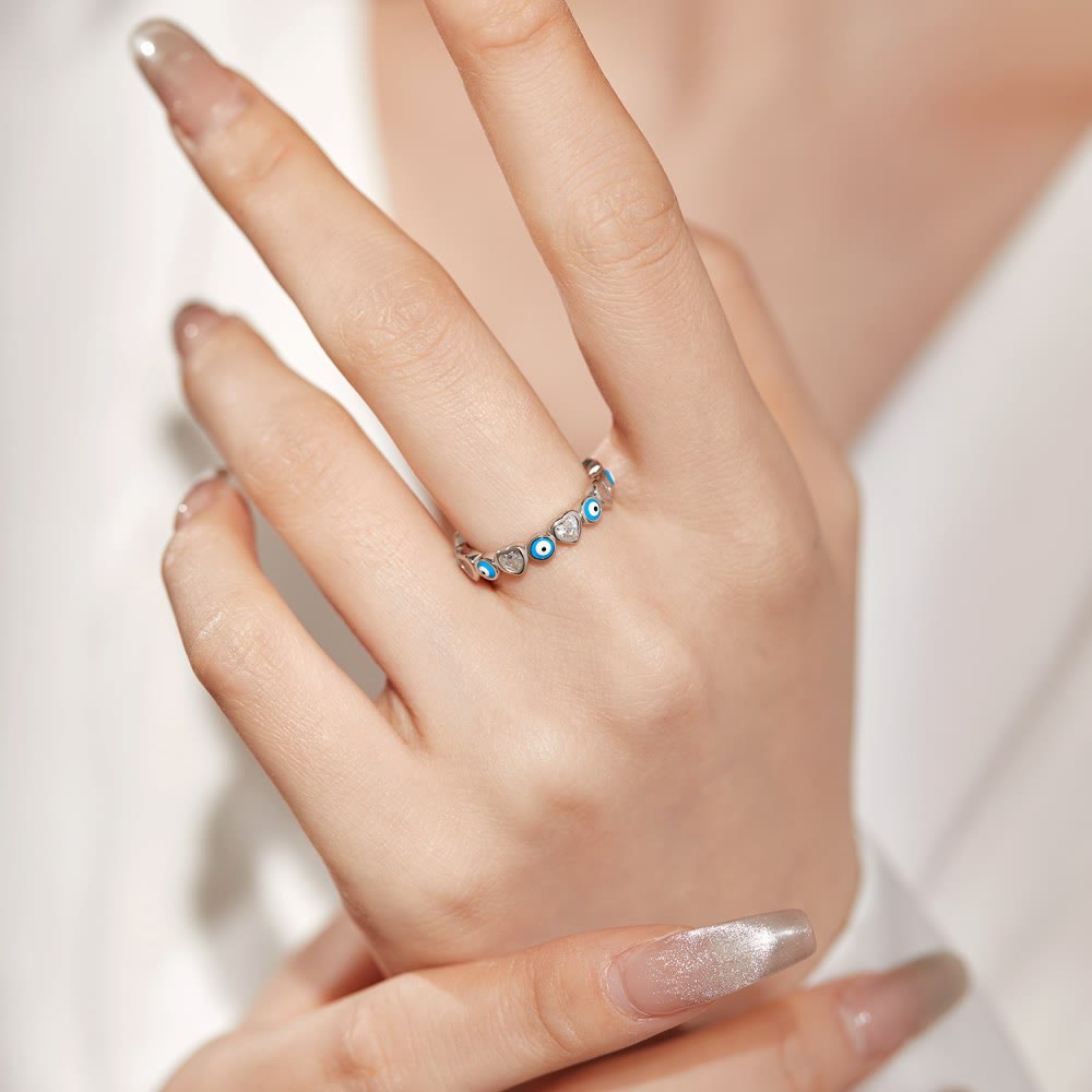 Anillo de plata de ley S925 con forma de corazón y circonita blanca de Olivenorma