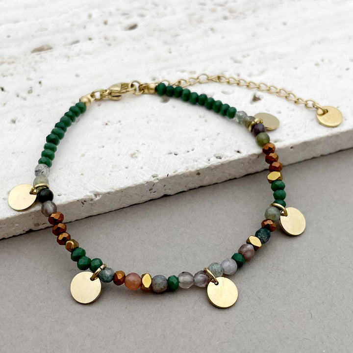 Pulsera con dijes de disco de titanio y cuentas de piedra natural de Olivenorma