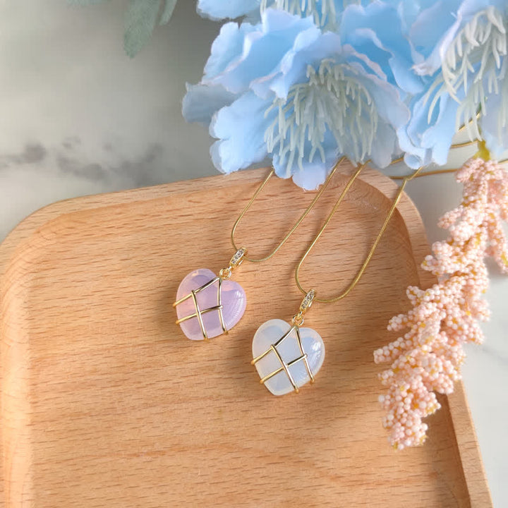 Collar de piedras preciosas de cristal natural en forma de corazón de Olivenorma