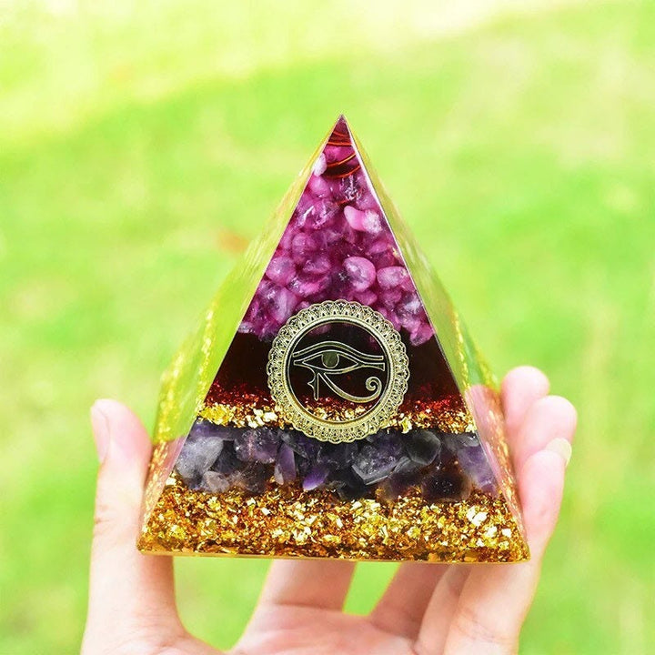 Pirámide de orgón con ojo de Horus y amatista de cristal rosa de Olivenorma 